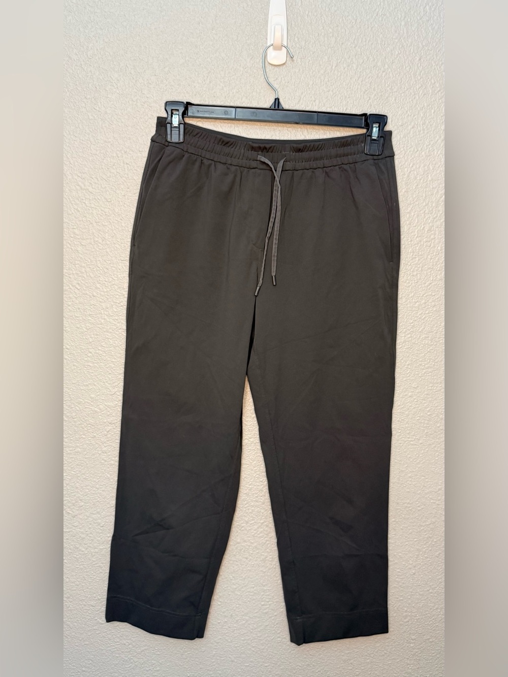 Lululemon | Tapered-Leg Mid-Rise Crop 25" Luxtreme | Grey | Size Small